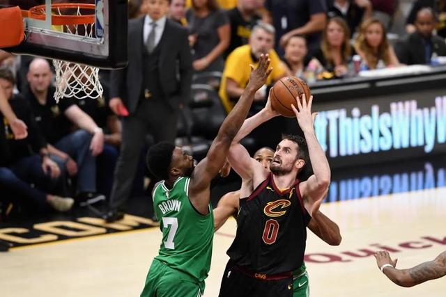 巴黎奥运男篮最佳阵容：库里詹姆斯约基奇入选