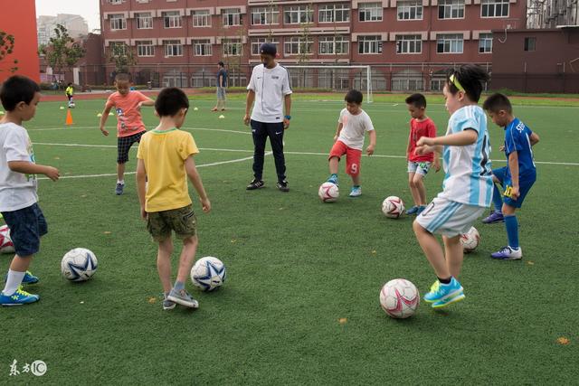 2026年广东省城市足球超级联赛在广州开幕